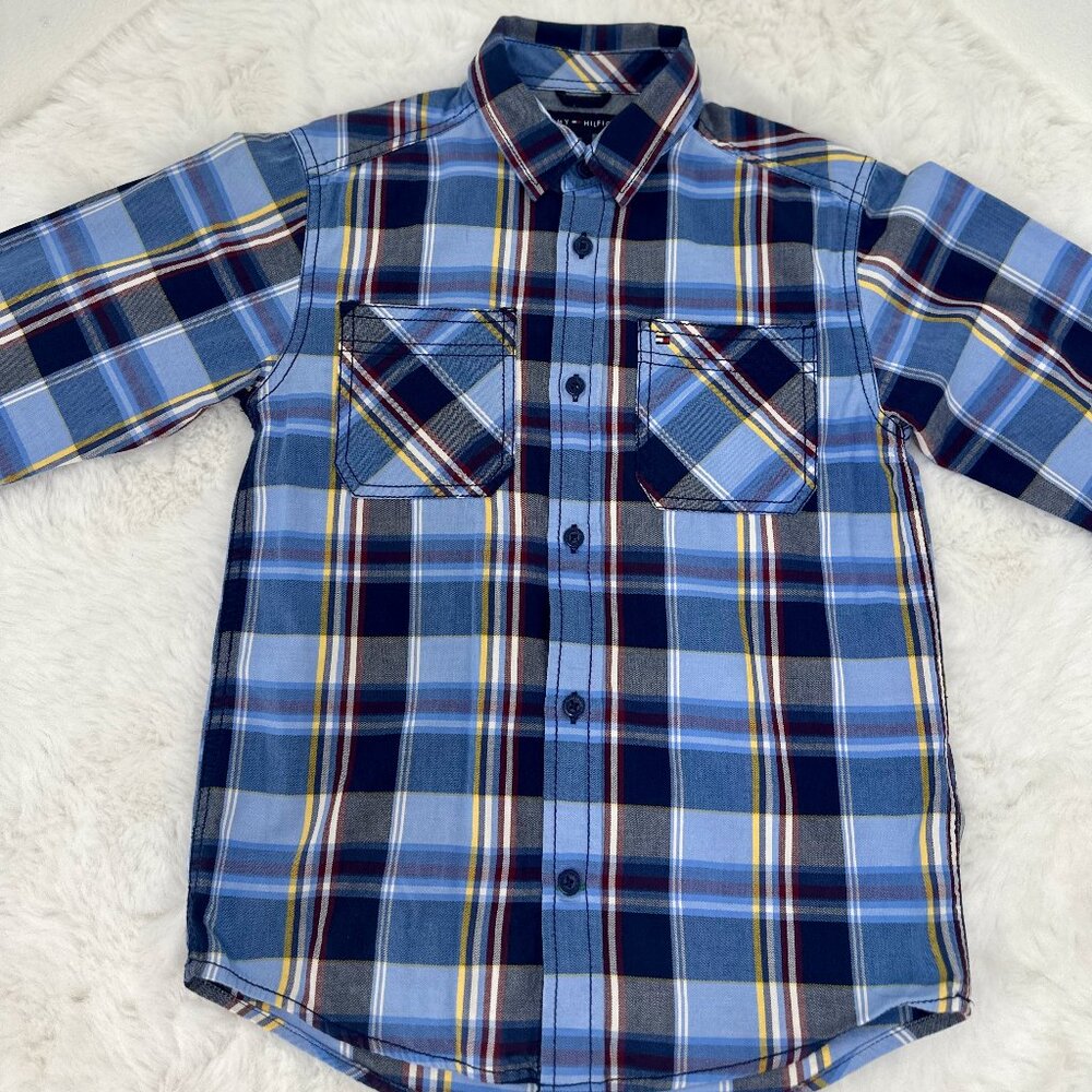 Tommy Hilfiger boys’ long-sleeve button-down shirt
